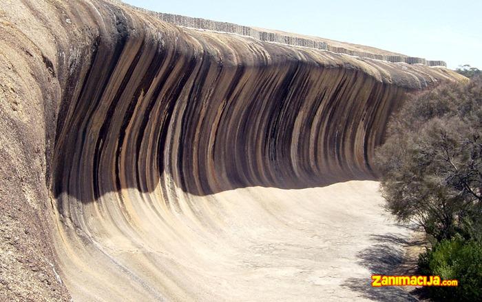 Vave Rock, Hiden  Australija