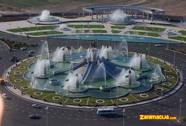 Kompleks fontana u Ašhabadu, Turkmenistan