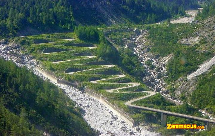 Forsell Lavardet - strmi planinski put u Italiji
