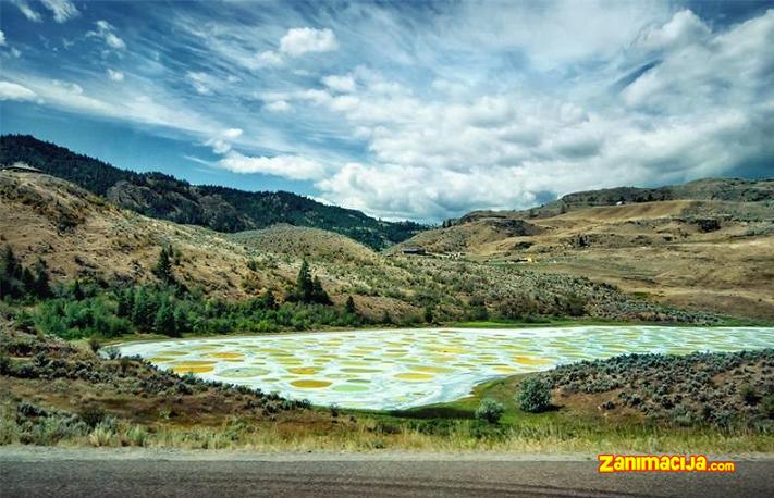 Pegavo jezero Kliuk u Kanadi