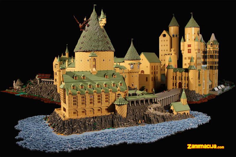 Replika dvorca Hogvorts od 400000 LEGO kocki