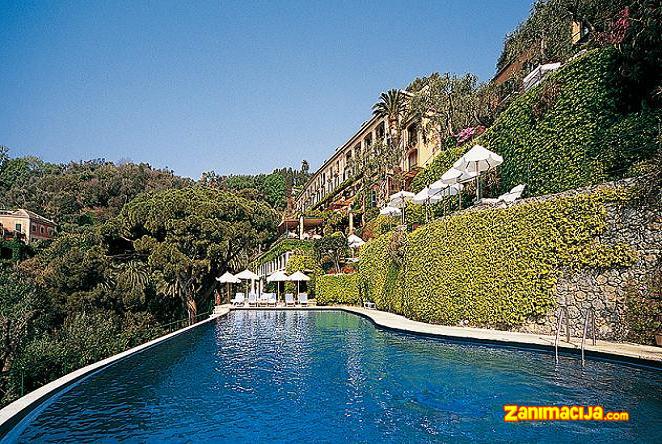 Luksuzni hotel Monastero Santa Rosa na litici