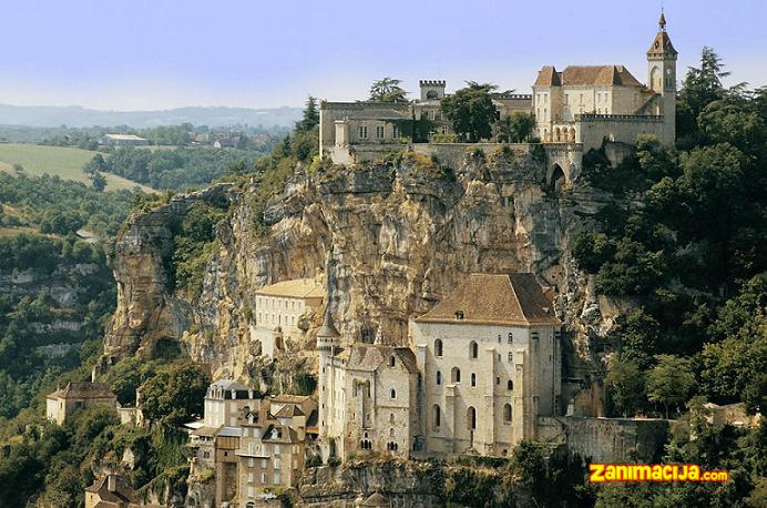 Slikoviti gradić na steni Rocamadour