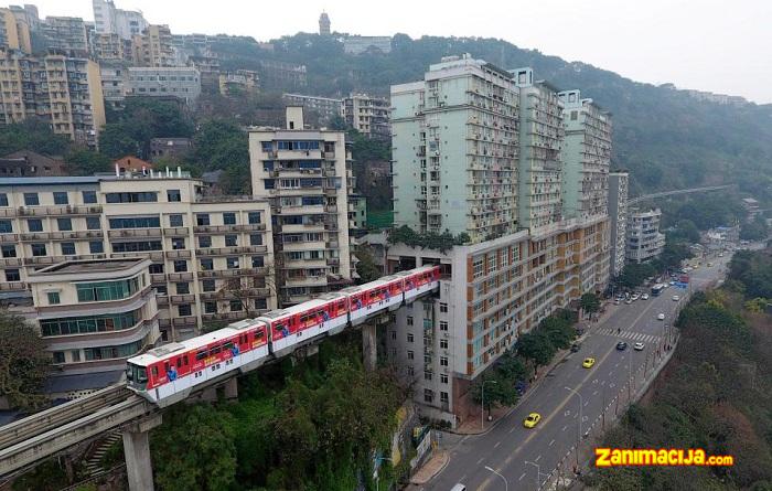 Čudo kineske arhitekture - kroz stambene zgrade prolazi voz