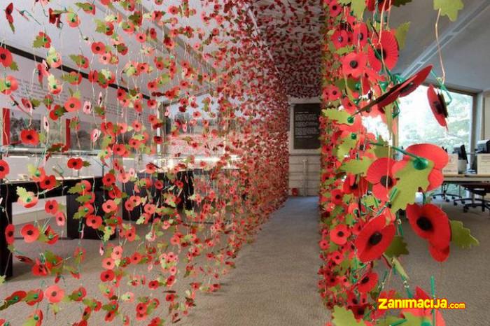 Šarene instalacije od stotinu hiljada cvetova živih