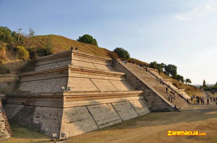 Velika piramida Čolule - najveći spomenik na Zemlji