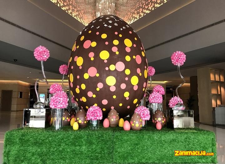 Najveće čokoladno uskršnje jaje u Dubaiju